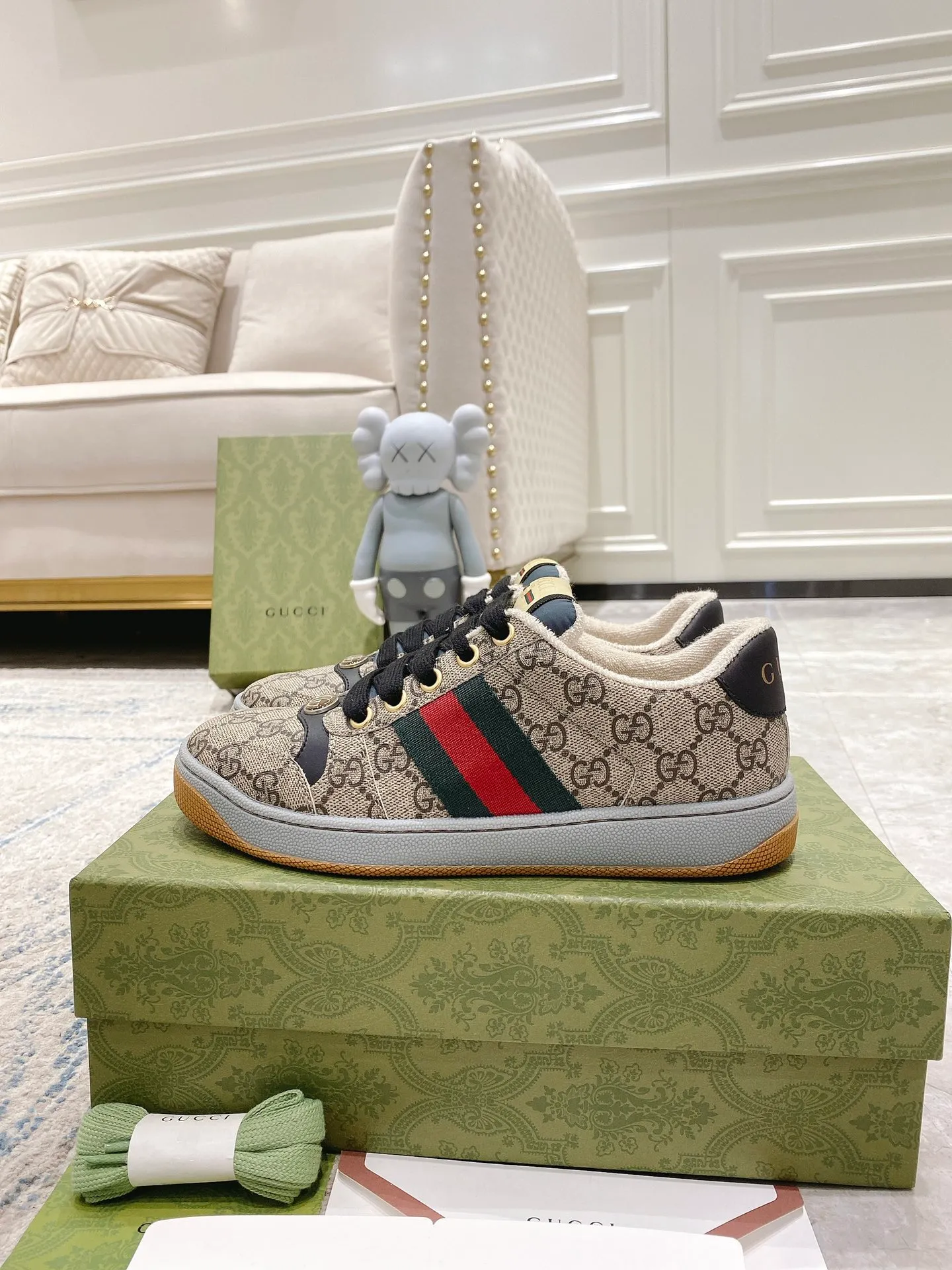 Gucci - Newly upgraded Gucci dirty shoes for couples 👫 2022 early spring new style... GG series distressed casual dirty shoes for the catwalk ⚠️⚠️ Original development and purchase level version... Metal double G crystal cylindrical logo... Gucci original pattern webbing... Exclusive color rubbed cowhide fabric, original terry cloth is delicate, soft and more comfortable and breathable, privately stamped two-color original TPU outsole (lower layer is wider, upper layer is narrower) Ready stock, matching packaging... 35-40/39-44 regular size 💰Female style 290 💰Male style 290